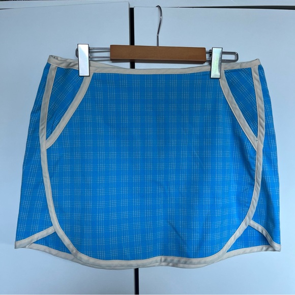 Urban Outfitters women’s skirt - Picture 2 of 3